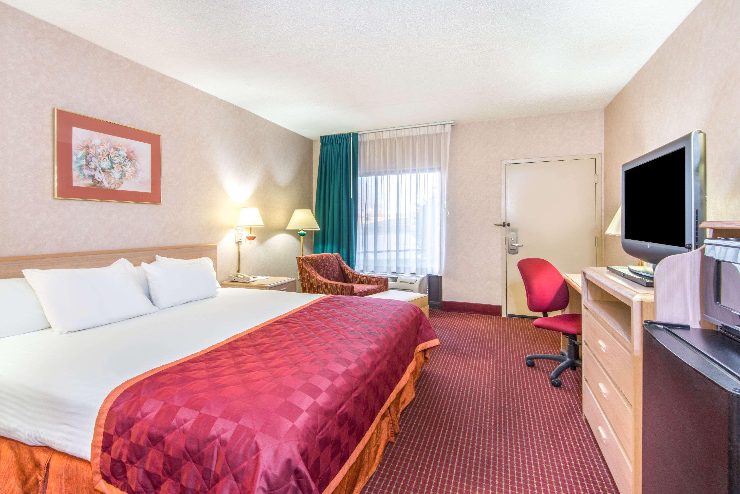 Baymont by Wyndham Topeka Zewnętrze zdjęcie